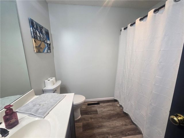 712 Maple Street, Wellington, MO 64097