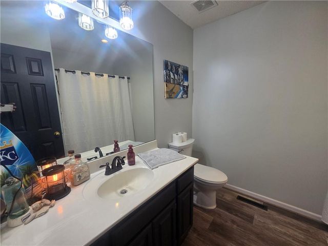 712 Maple Street, Wellington, MO 64097