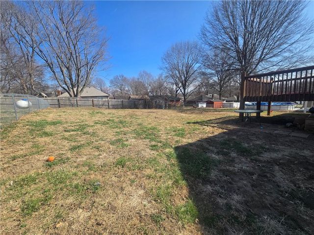 712 Maple Street, Wellington, MO 64097