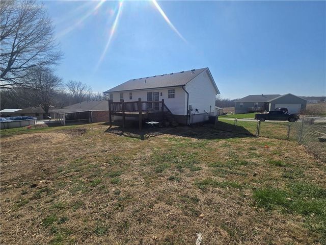 712 Maple Street, Wellington, MO 64097