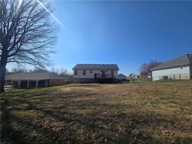 712 Maple Street, Wellington, MO 64097