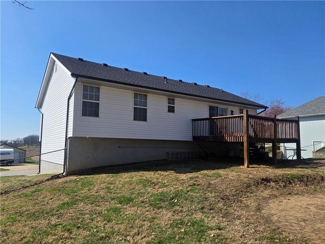 712 Maple Street, Wellington, MO 64097