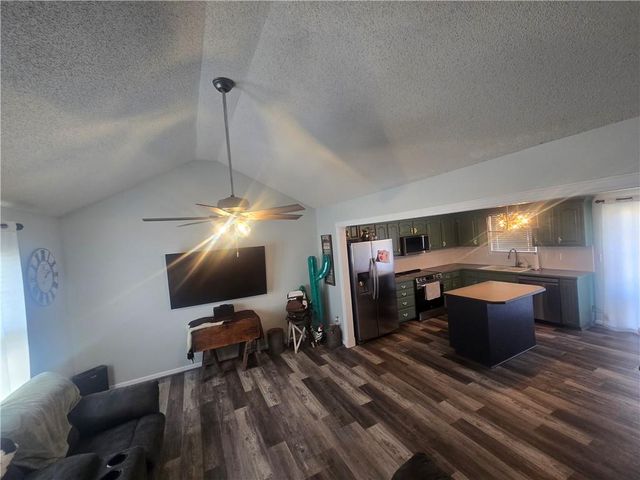 712 Maple Street, Wellington, MO 64097