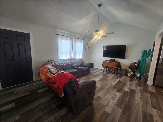 712 Maple Street, Wellington, MO 64097