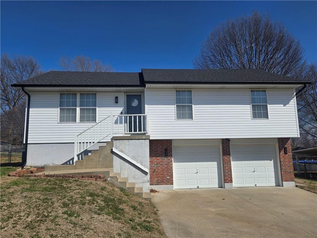 712 Maple Street, Wellington, MO 64097