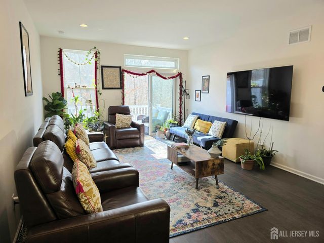 27 Wisteria Court, Monroe, NJ 08831