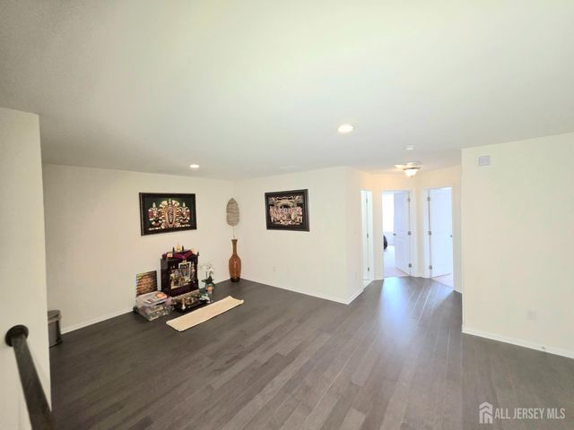 27 Wisteria Court, Monroe, NJ 08831