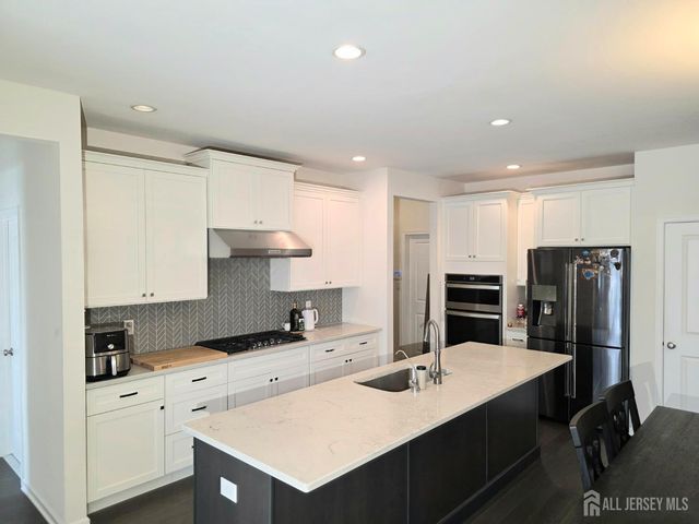 27 Wisteria Court, Monroe, NJ 08831