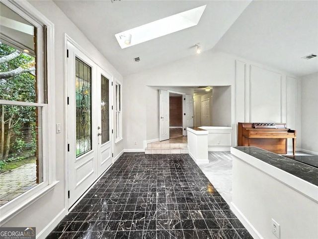 29 Lake Villa Drive, Roswell, GA 30076