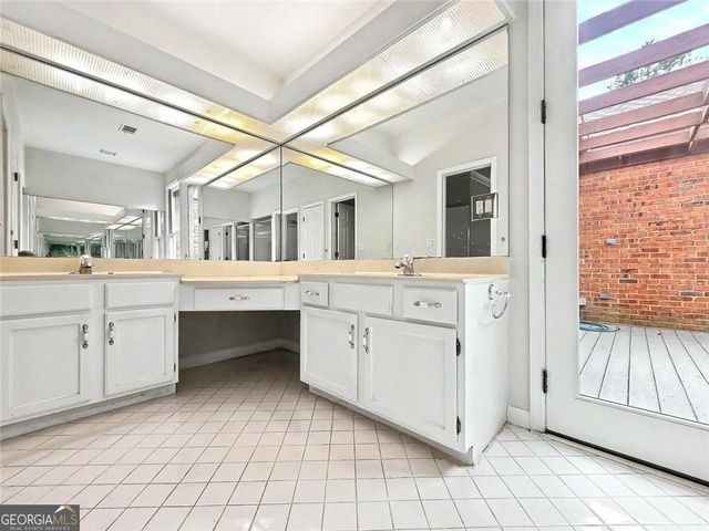 29 Lake Villa Drive, Roswell, GA 30076