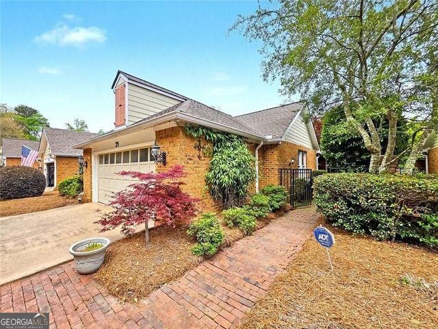 29 Lake Villa Drive, Roswell, GA 30076