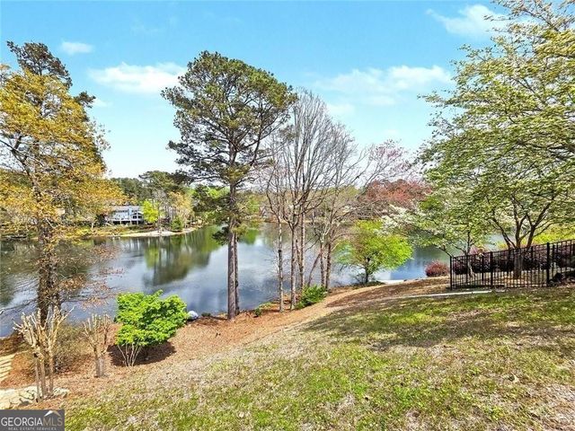 29 Lake Villa Drive, Roswell, GA 30076