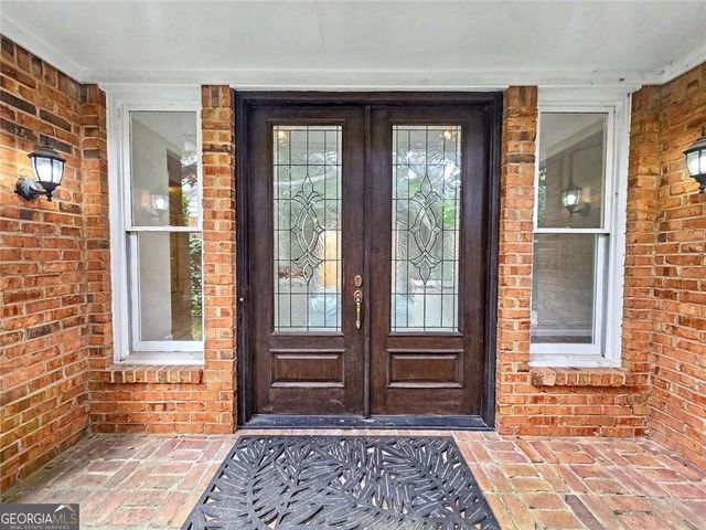 29 Lake Villa Drive, Roswell, GA 30076