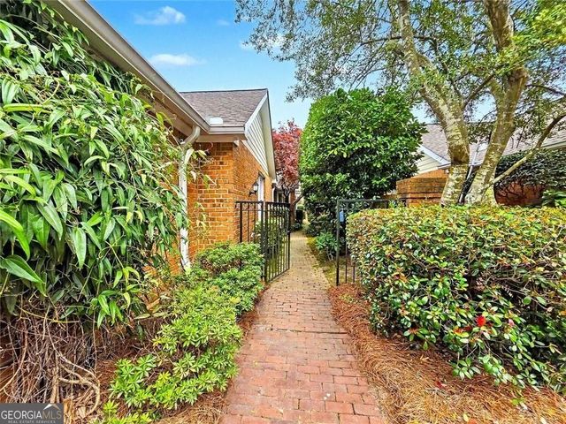 29 Lake Villa Drive, Roswell, GA 30076