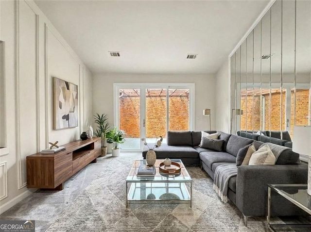 29 Lake Villa Drive, Roswell, GA 30076