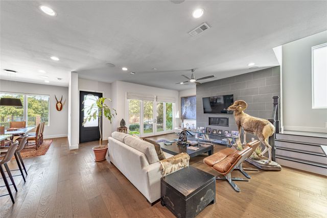 4144 Entrada Way, Dallas, TX 75219