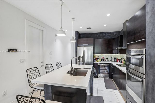 10280 NW 63rd Terrace 203, Doral, FL 33178