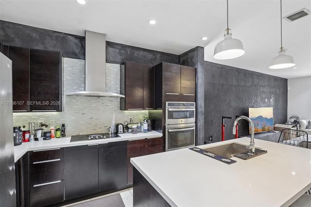 10280 NW 63rd Terrace 203, Doral, FL 33178