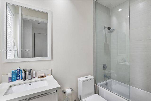 10280 NW 63rd Terrace 203, Doral, FL 33178