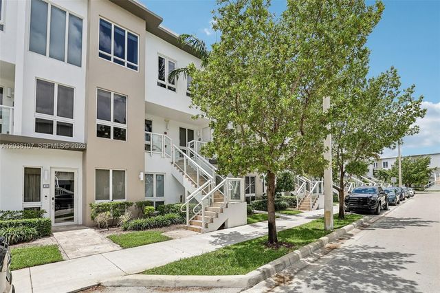 10280 NW 63rd Terrace 203, Doral, FL 33178