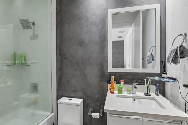 10280 NW 63rd Terrace 203, Doral, FL 33178