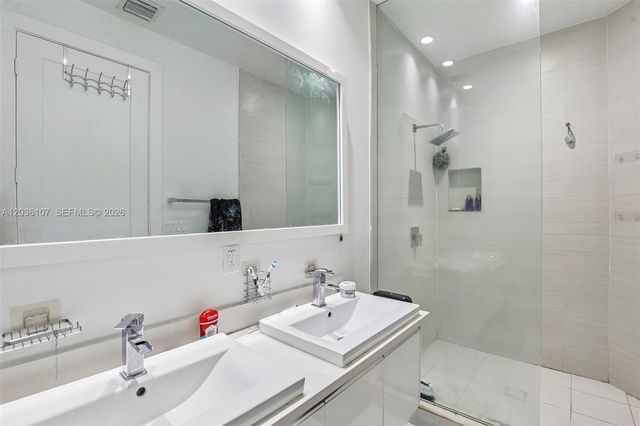 10280 NW 63rd Terrace 203, Doral, FL 33178