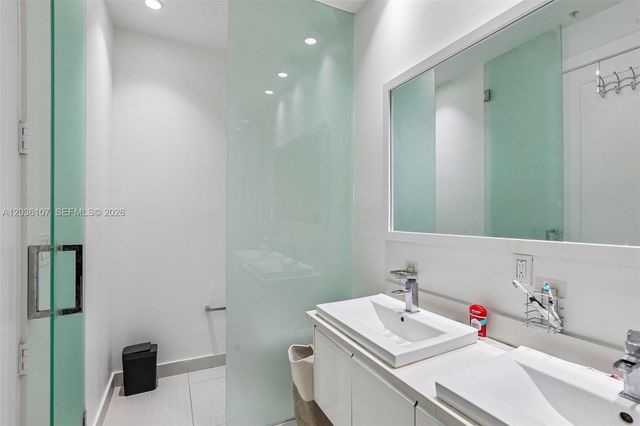 10280 NW 63rd Terrace 203, Doral, FL 33178