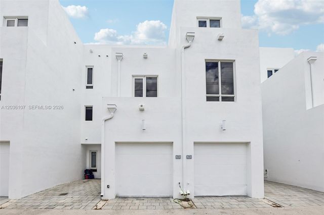 10280 NW 63rd Terrace 203, Doral, FL 33178