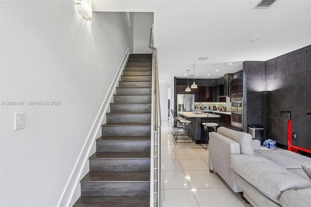 10280 NW 63rd Terrace 203, Doral, FL 33178