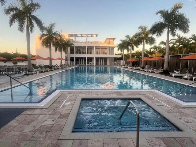10280 NW 63rd Terrace 203, Doral, FL 33178