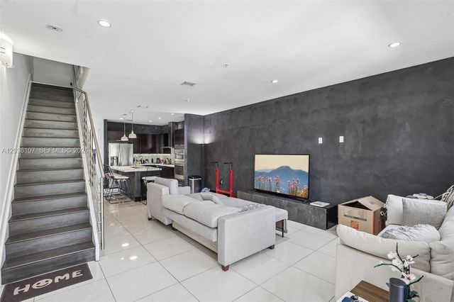 10280 NW 63rd Terrace 203, Doral, FL 33178