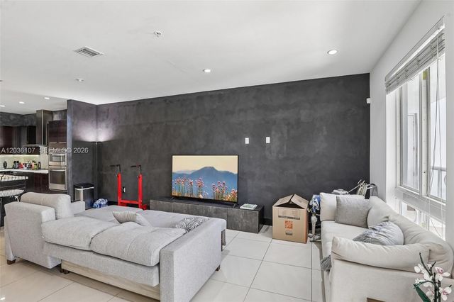 10280 NW 63rd Terrace 203, Doral, FL 33178