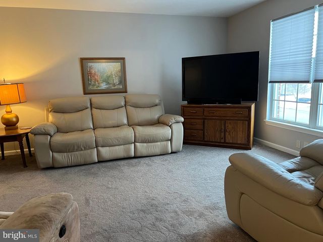 1512 SPRING SIDE DR E, Chambersburg, PA 17202