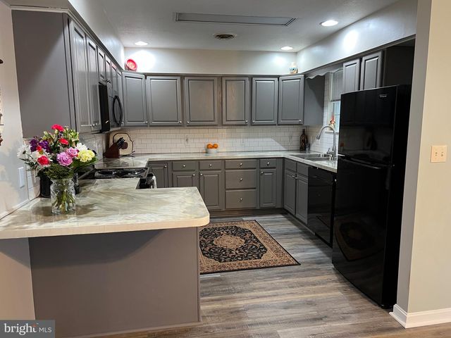 1512 SPRING SIDE DR E, Chambersburg, PA 17202