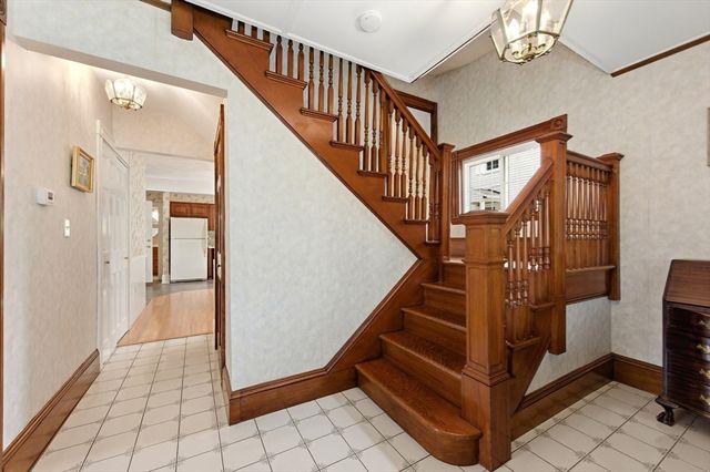 6 Buttonwood Lane, Peabody, MA 01960