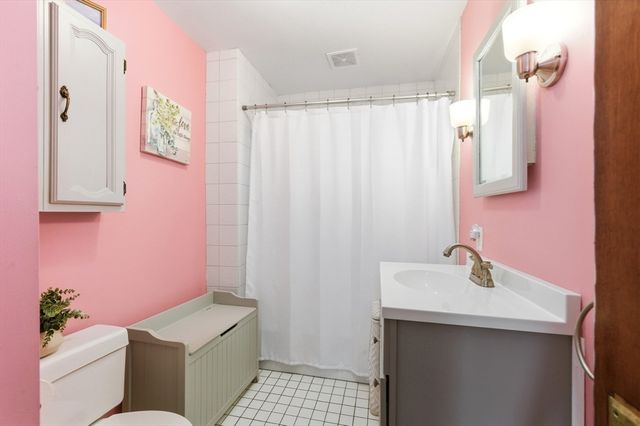 6 Buttonwood Lane, Peabody, MA 01960