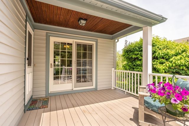 6 Buttonwood Lane, Peabody, MA 01960