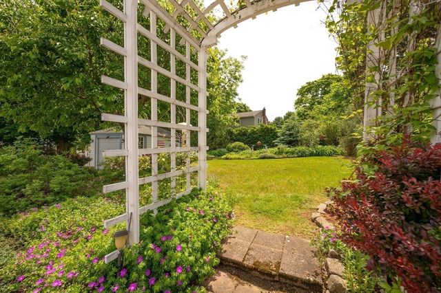 6 Buttonwood Lane, Peabody, MA 01960