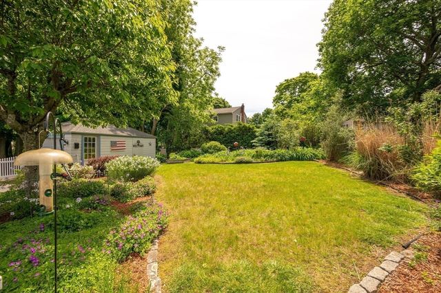 6 Buttonwood Lane, Peabody, MA 01960
