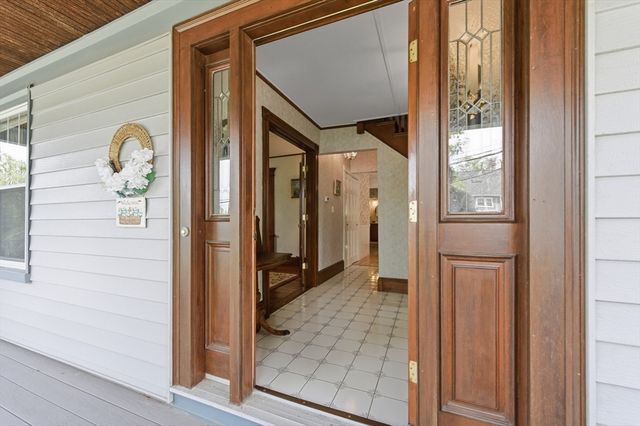 6 Buttonwood Lane, Peabody, MA 01960