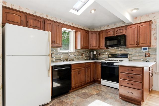 6 Buttonwood Lane, Peabody, MA 01960