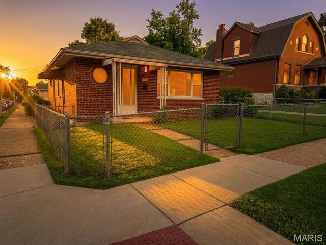 4050 Bates Street, St Louis, MO 63116