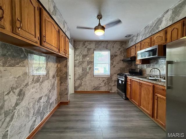 4050 Bates Street, St Louis, MO 63116