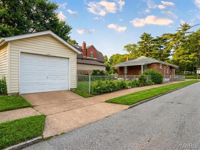 4050 Bates Street, St Louis, MO 63116