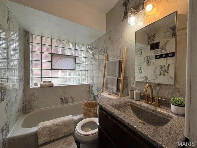 4050 Bates Street, St Louis, MO 63116