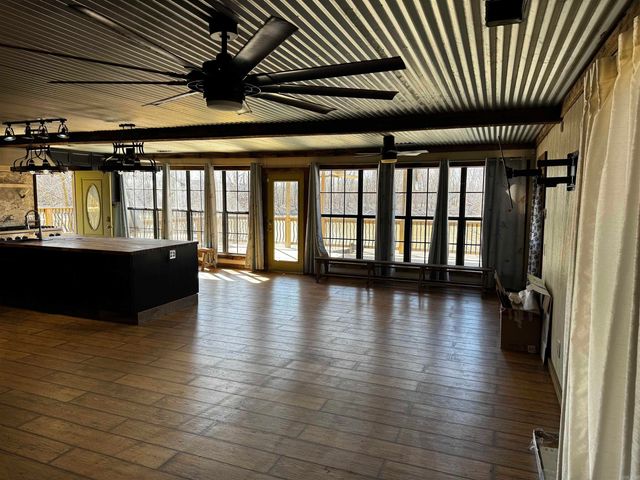 469 Taylor Bay Road, Augusta, AR 72006