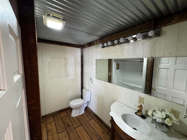 469 Taylor Bay Road, Augusta, AR 72006