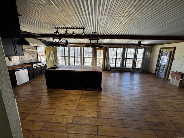 469 Taylor Bay Road, Augusta, AR 72006