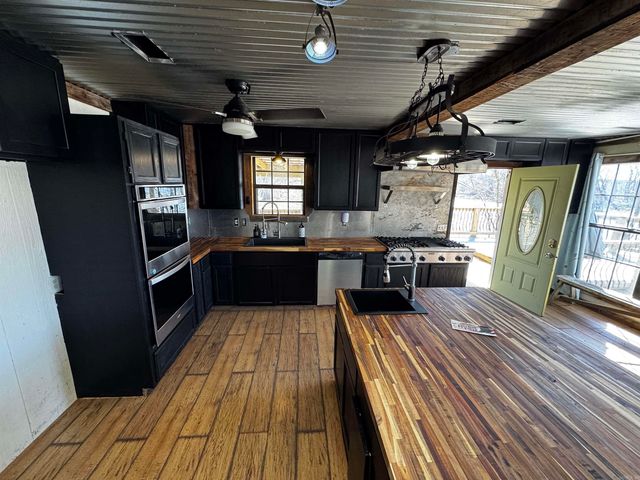 469 Taylor Bay Road, Augusta, AR 72006