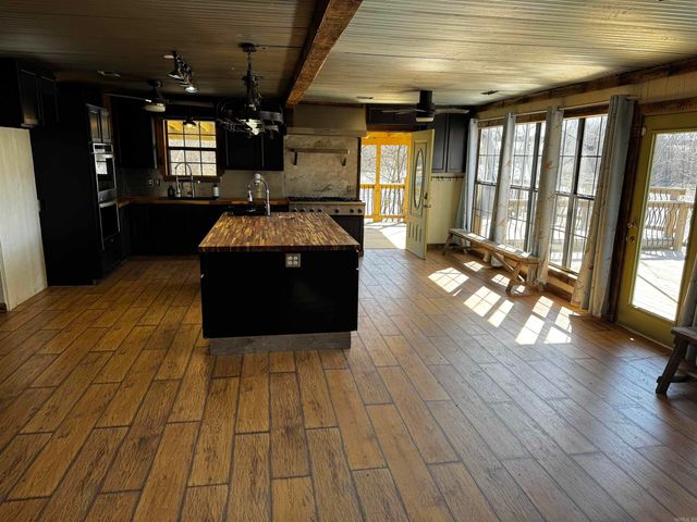 469 Taylor Bay Road, Augusta, AR 72006